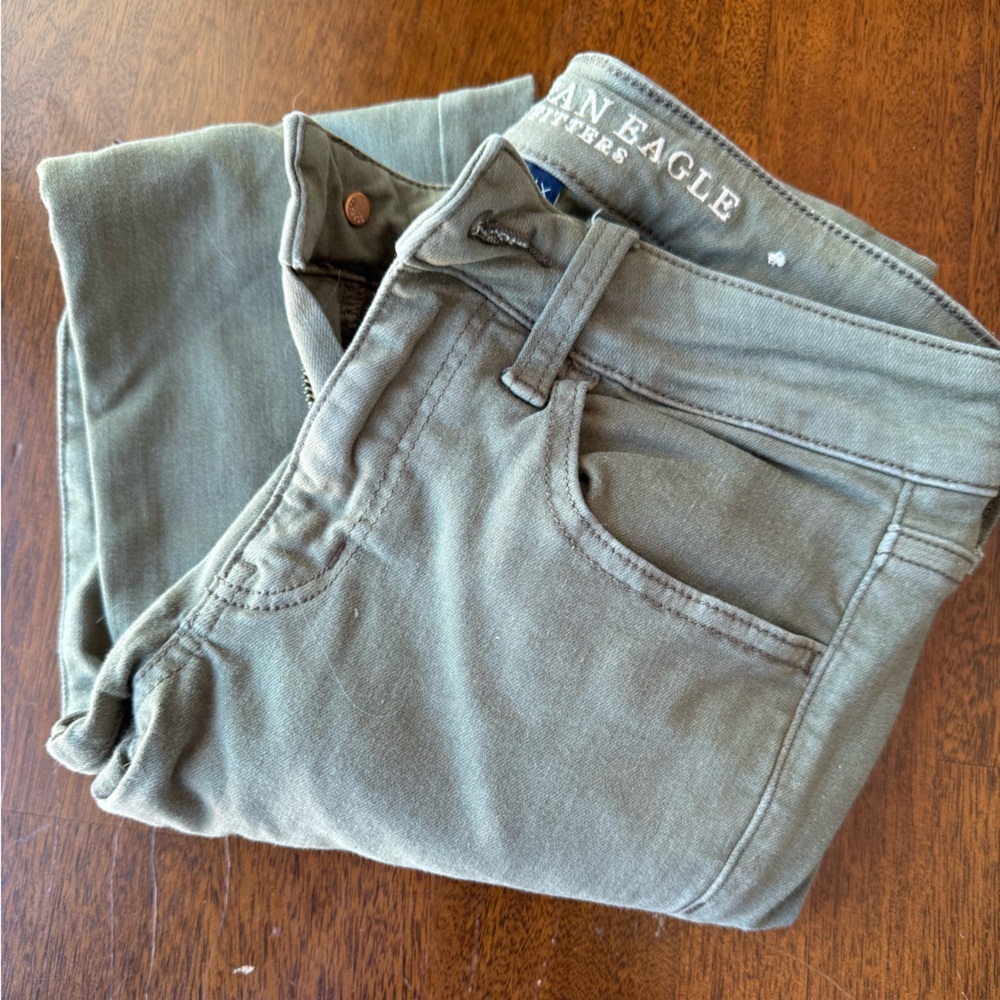 NWOT American Eagle Outfitters Olive Green Jeggings